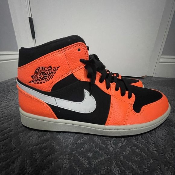 Nike Air Jordan 1 Mid Black Cone - 10.5 - Picture 4 of 11